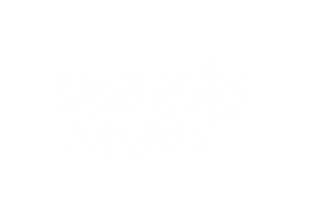 Logotipo oficial de Dandy Hats en tipografía moderna blanca sobre fondo negro