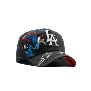 Mago con sombrero y capa roja en bordado de gorra Dandy Hats