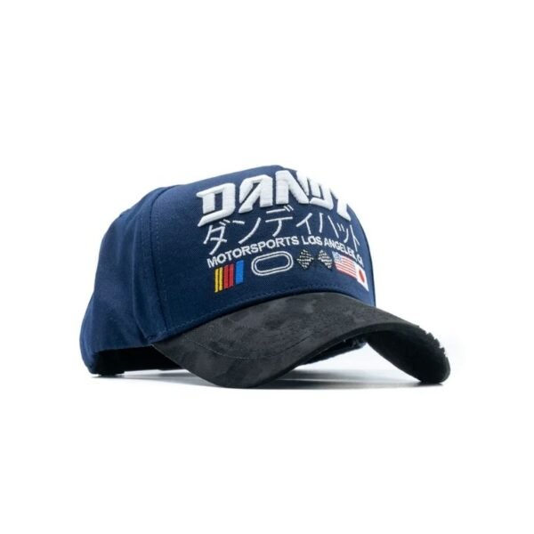 Gorra Dandy Hats Motorsports Blue con visera curva y detalle de cuadros blancos Gorra estilo carreras con bordado frontal y patrón de bandera a cuadros en la visera