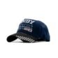 Gorra azul Dandy Hats con diseño racing y detalles bordados en japonés, vista diagonal frontal