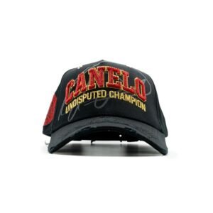 Gorra negra con bordado “Canelo Undisputed Champion” y detalles dorados – vista frontal