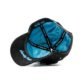 Interior de gorra Dandy con forro satinado azul y cinta personalizada