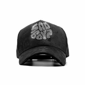 Gorra negra Dandy Hats con logo “$AD BOYZ” en pedrería brillante y detalles grabados en relieve.