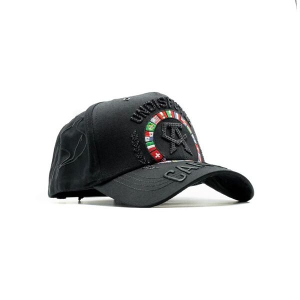 Gorra “Undisputed” con detalle lateral derecho y visera Gorra negra Canelo con logo “CA”, visera curva y firma bordada