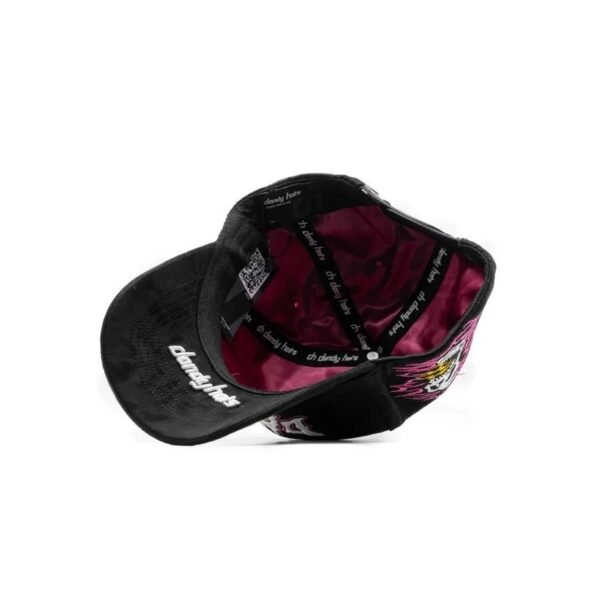Interior de la gorra Records Black Forro de satén fucsia con cintas Dandy Hats personalizadas