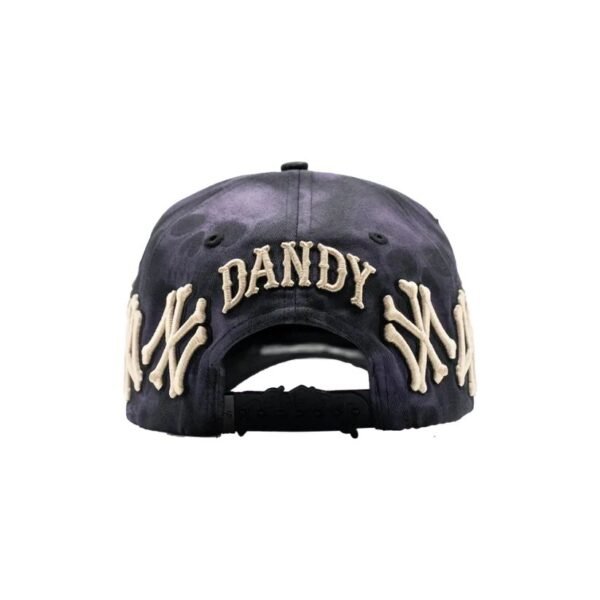 Parte trasera NY Skelly con logo DANDY Parte trasera de la gorra NY Skelly con logotipo DANDY bordado en alto relieve